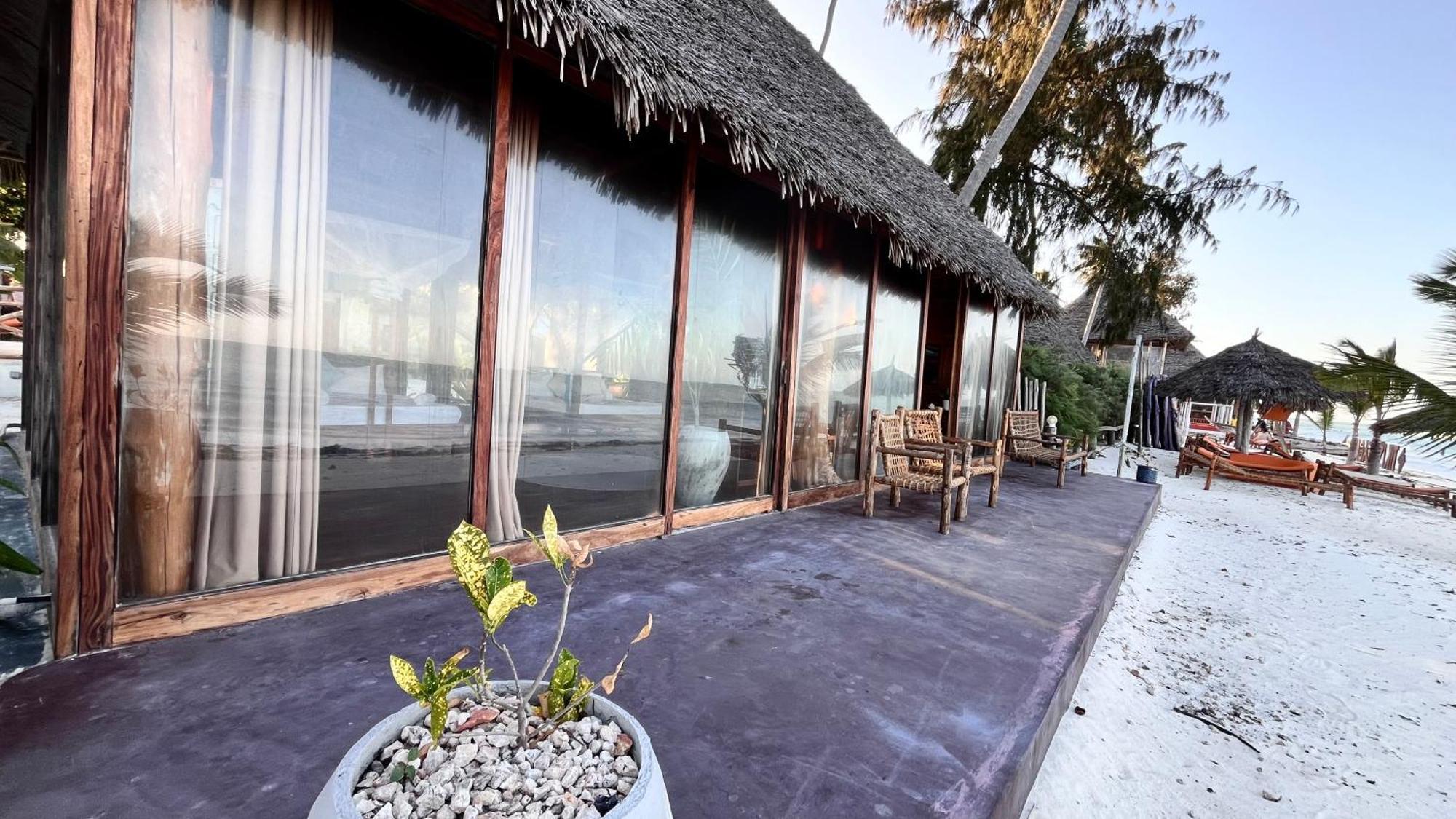Tiki Beach Club & Resort (Adults Only) Bwejuu Kültér fotó