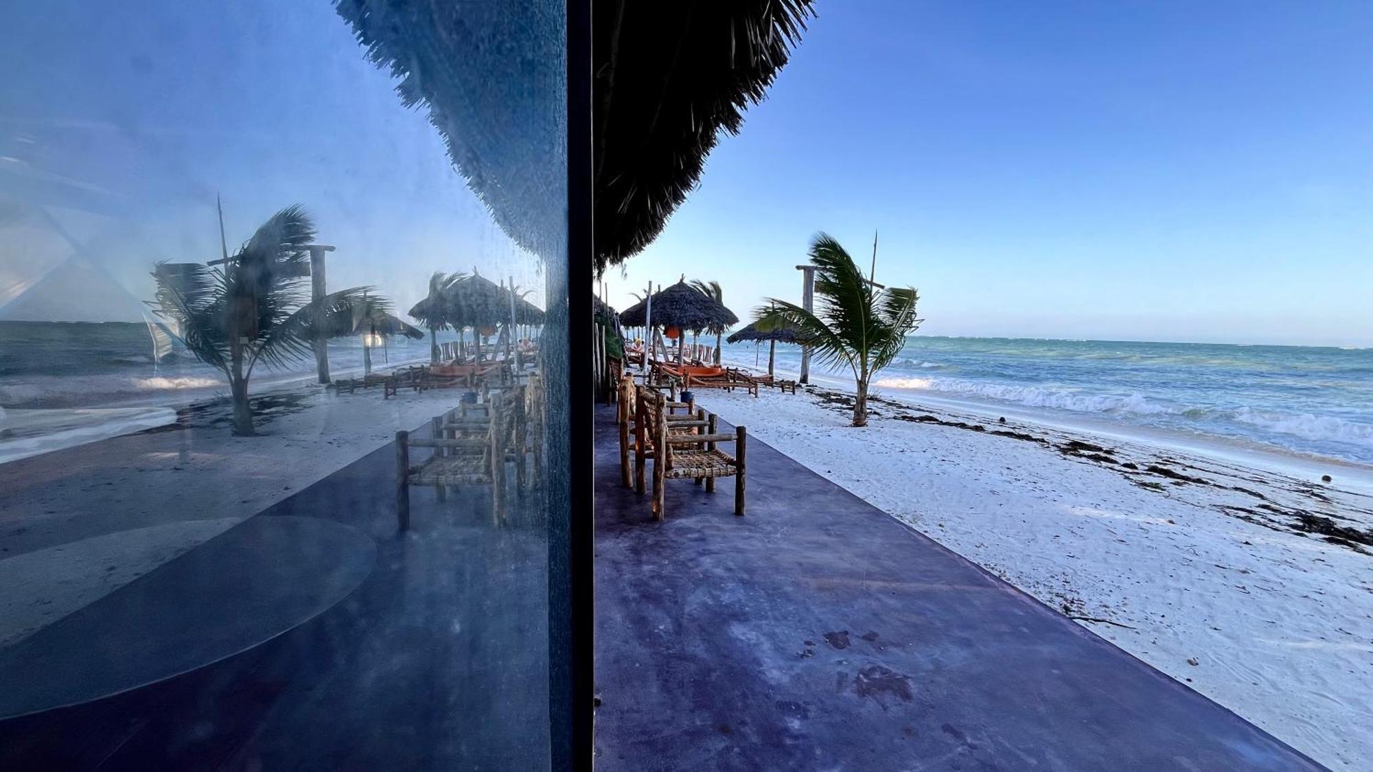 Tiki Beach Club & Resort (Adults Only) Bwejuu Kültér fotó